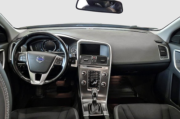 Volvo XC60 2 of 5
