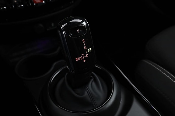 MINI Cooper S 25 of 30