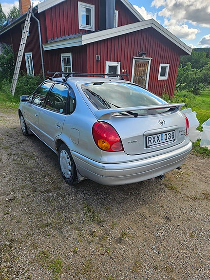 Toyota Corolla 4 of 8