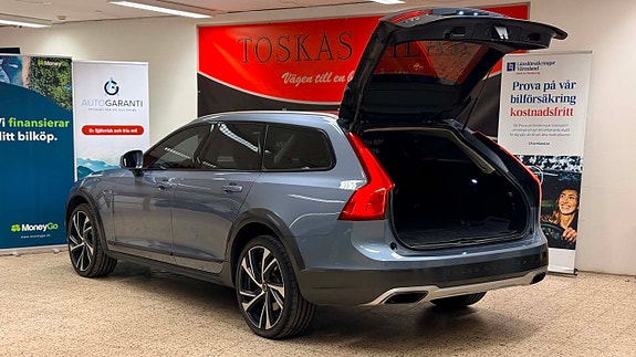 Volvo V90 Cross Country 16 of 21
