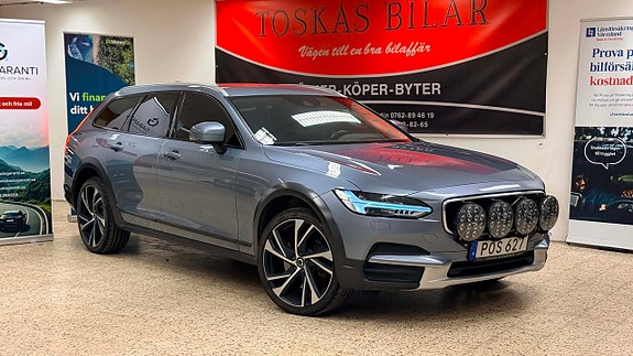Volvo V90 Cross Country 2 of 5