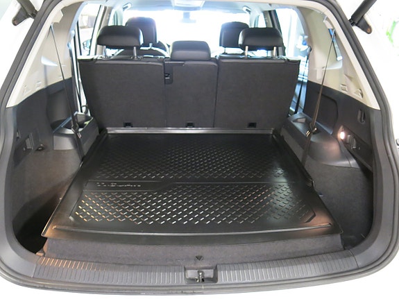 Volkswagen Tiguan Allspace 19 of 30