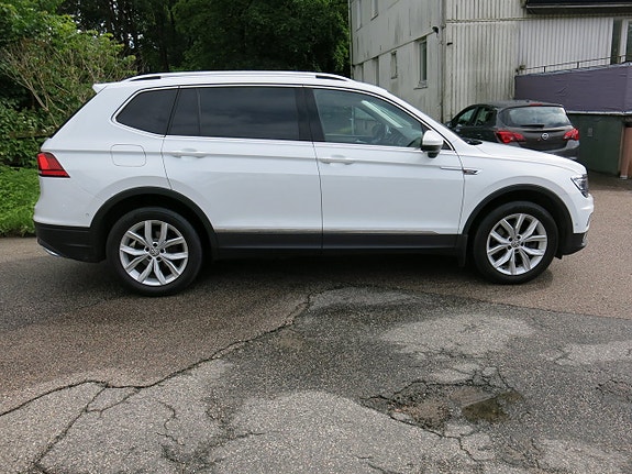 Volkswagen Tiguan Allspace 3 of 30