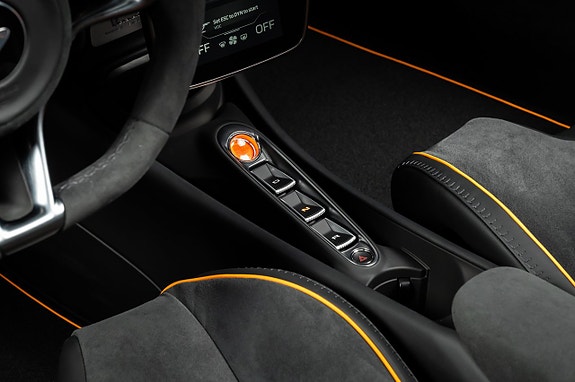 McLaren Artura 27 of 28