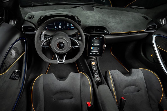 McLaren Artura 23 of 28