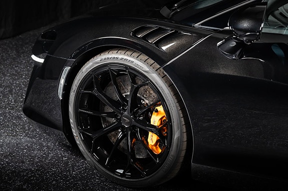 McLaren Artura 15 of 28
