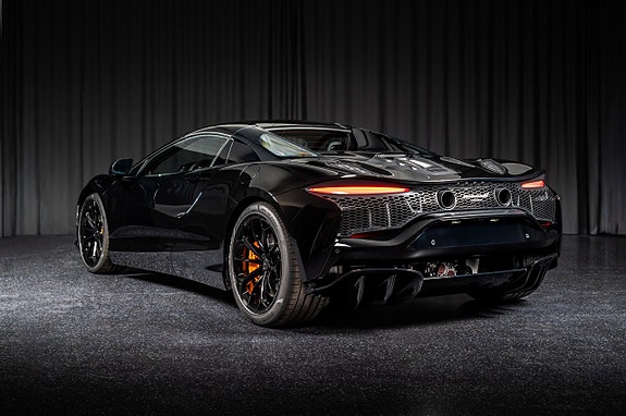McLaren Artura 4 of 5