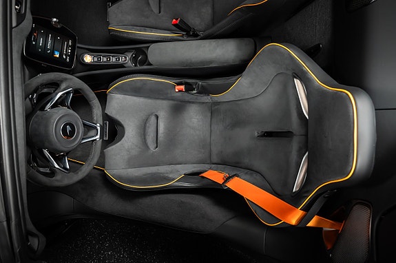 McLaren Artura 24 of 28