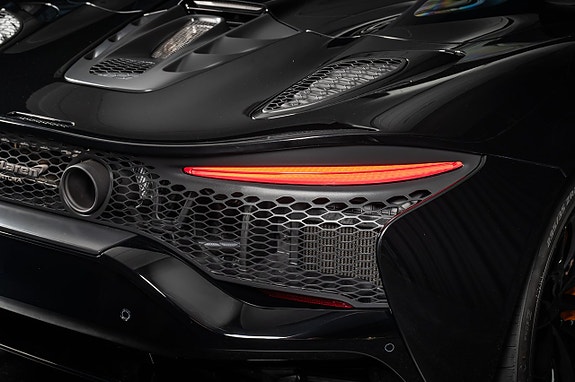 McLaren Artura 16 of 28