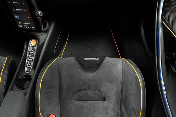 McLaren Artura 26 of 28