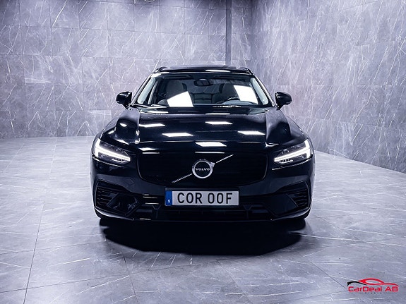 Volvo V90 2 of 5