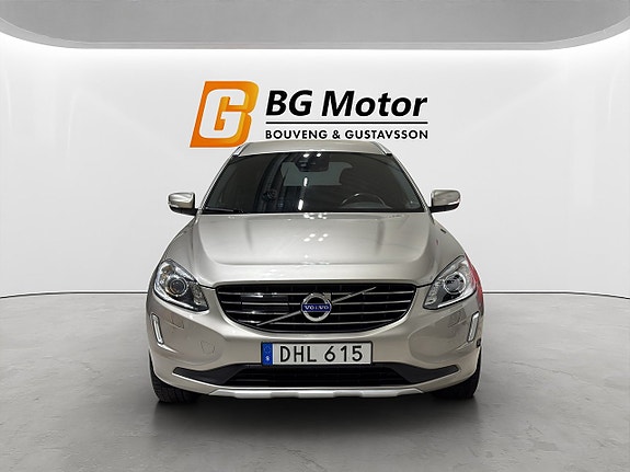 Volvo XC60 2 of 5