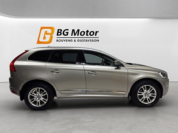 Volvo XC60 3 of 5