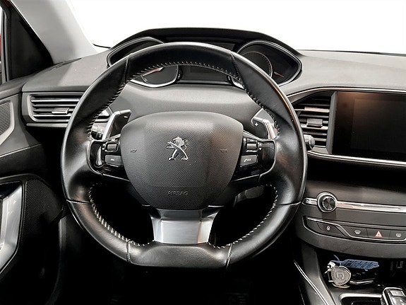 Peugeot 308 7 of 15