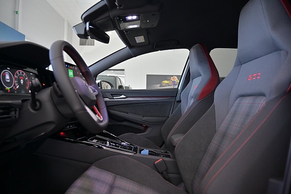 Volkswagen Golf I 21 of 27