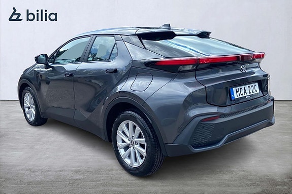 Toyota C-HR 2 of 5