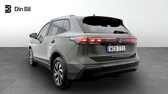 Volkswagen Tiguan 3 of 19