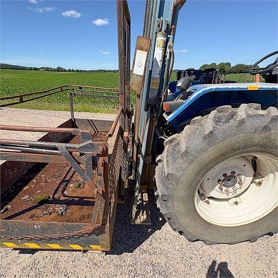 New Holland 4635 - 6 m 16 of 23