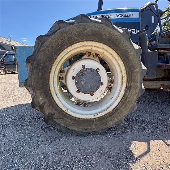 New Holland 4635 - 6 m 20 of 23