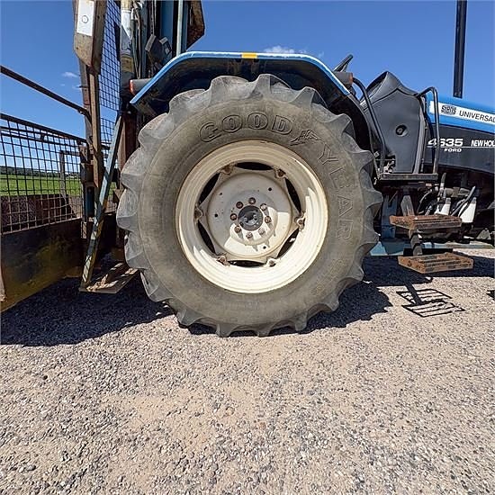 New Holland 4635 - 6 m 17 of 23