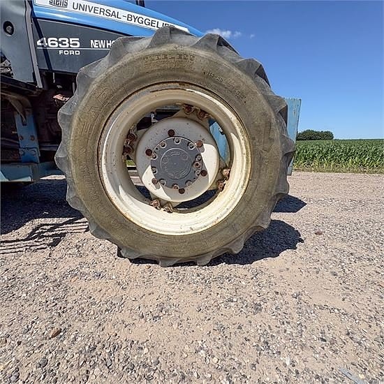 New Holland 4635 - 6 m 18 of 23