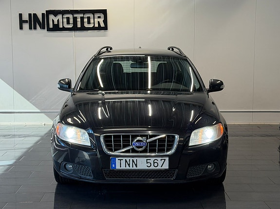 Volvo V70 3 of 5
