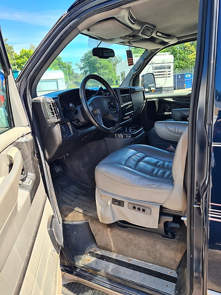 Chevrolet Express 5 of 5