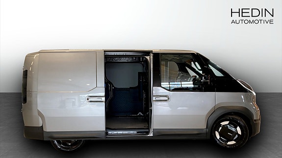 Kia PV5 8 of 19