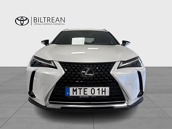 Lexus UX250h 5 of 5