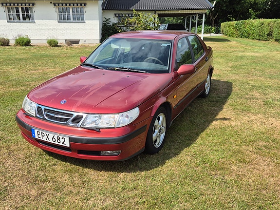 Saab 9-5 4 of 5