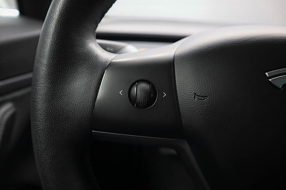 Tesla Model 3 14 of 23