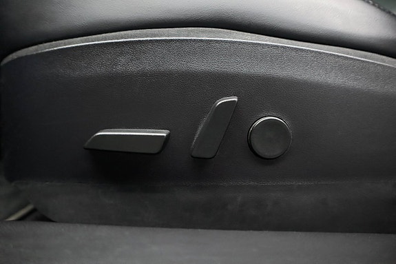 Tesla Model 3 18 of 23