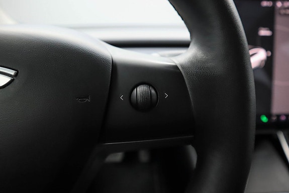 Tesla Model 3 16 of 23