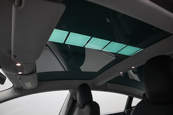 Tesla Model 3 20 of 23