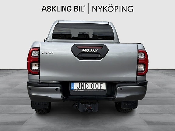 Toyota HiLux 4 of 5