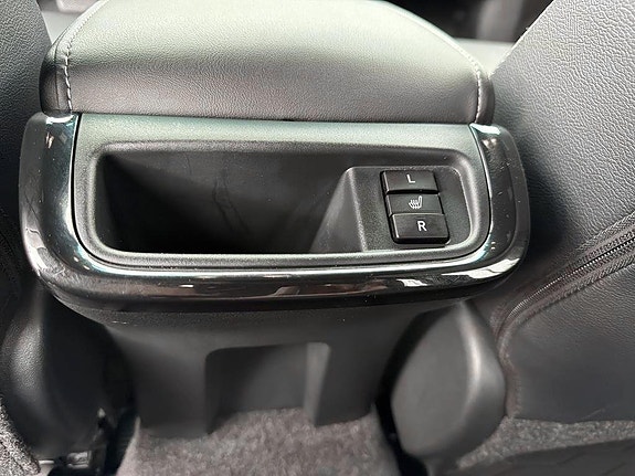Toyota HiLux 15 of 15