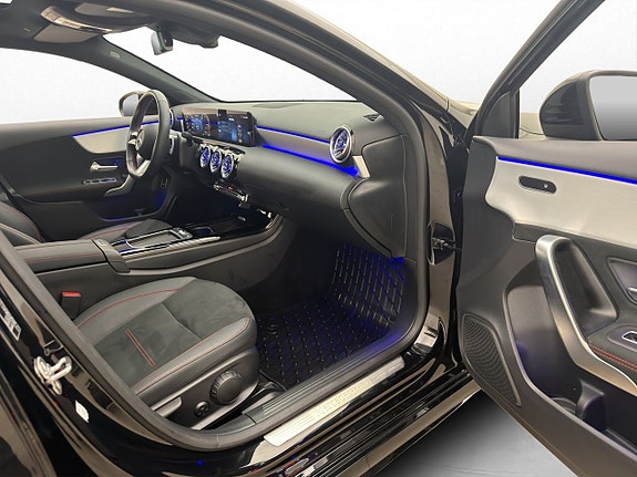 Mercedes-Benz A250 e 27 of 30