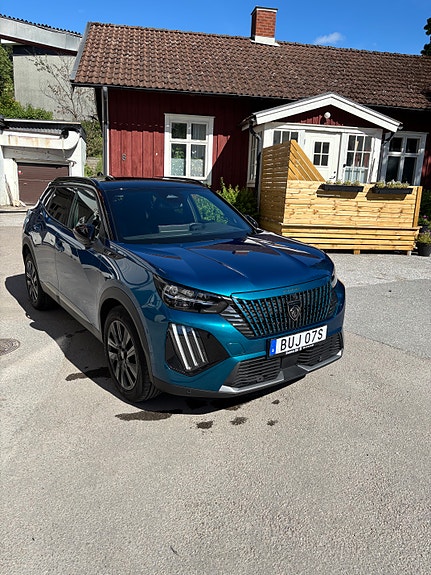 Peugeot 2008 3 of 5