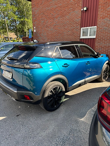 Peugeot 2008 4 of 5