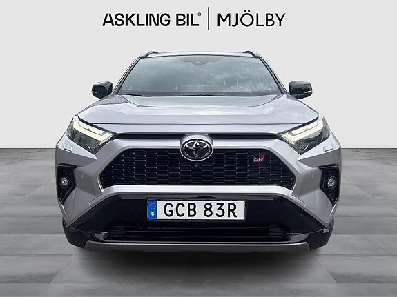 Toyota RAV4 5 of 12