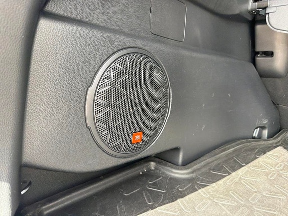 Toyota RAV4 12 of 22