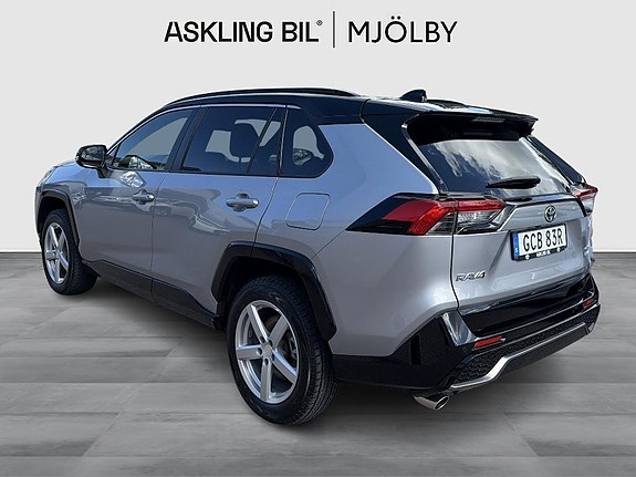 Toyota RAV4 3 of 5