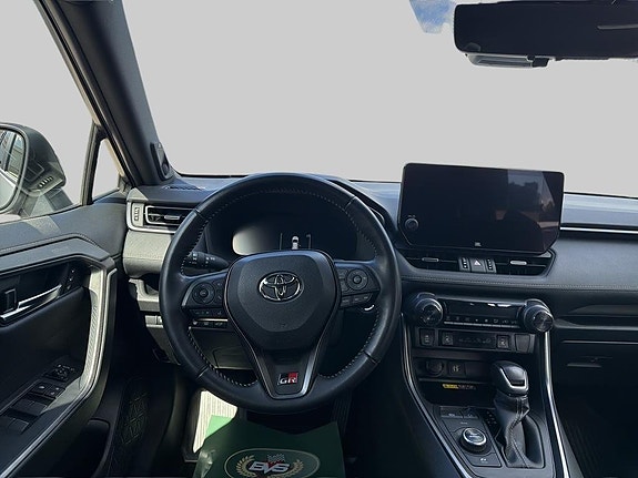 Toyota RAV4 10 of 22