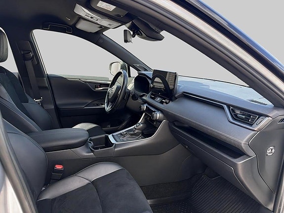 Toyota RAV4 7 of 22