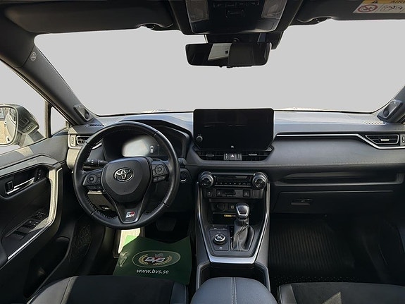 Toyota RAV4 9 of 22