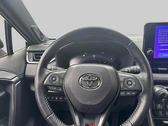 Toyota RAV4 9 of 12