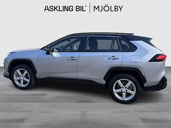 Toyota RAV4 4 of 5