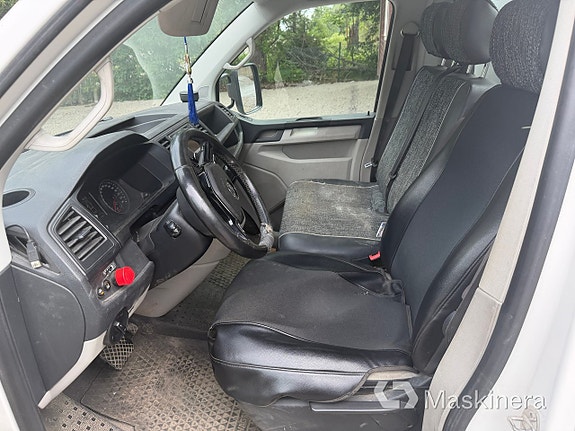 Volkswagen Transporter 6 of 8
