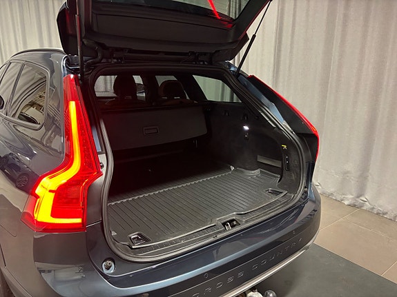 Volvo V90 Cross Country 6 of 18