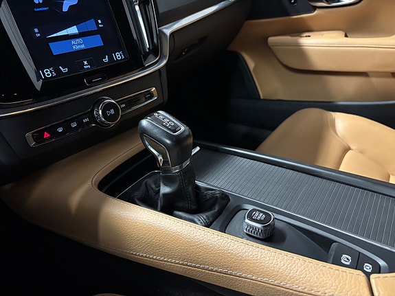Volvo V90 Cross Country 16 of 18